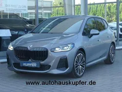 Skyscrapergrau Gebraucht 2024 BMW 218 M Sport Van / Kleinbus | 30.700 € (Fairer Preis)