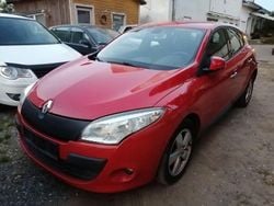 Rot Gebraucht 2009 Renault Mégane III Dynamique Limousine | 2.490 € (Guter Preis)