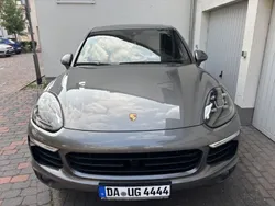 Grau Gebraucht 2015 Porsche Cayenne Chrono SUV | 29.900 € (Fairer Preis)