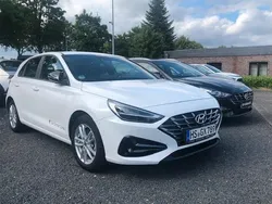 Weiß Gebraucht 2024 Hyundai i30 GO! Limousine | 22.990 € (Fairer Preis)