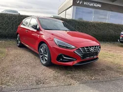Engine red Gebraucht 2024 Hyundai i30 Advantage Limousine | 24.750 € (Fairer Preis)