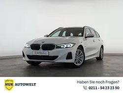 Alpinweiss iii Gebraucht 2023 BMW 320e Shadowline Kombi | 30.660 € (Guter Preis)