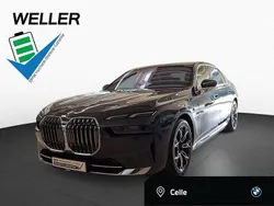 Grau Gebraucht 2024 BMW 750e Sport Line Limousine | 93.333 € (Superpreis)