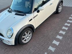 Weiß Gebraucht 2008 Mini ONE Kleinwagen | 5.000 €