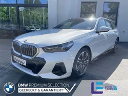 Mineralweiss Gebraucht 2024 BMW 520 M Sport Kombi | 55.970 € (Guter Preis)
