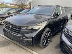 Grenadill schwarz metallic Neu 2025 VW Touareg R-line SUV | 83.995 € (Fairer Preis)