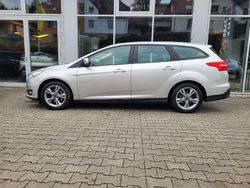 Polarsilber metallic Gebraucht 2015 Ford Focus Business Edition Kombi | 8.895 € (Etwas zu teuer)