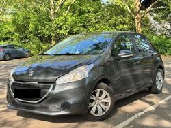 Grau Gebraucht 2014 Peugeot 208 Active Kleinwagen | 5.000 € (Guter Preis)