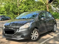 Grau Gebraucht 2014 Peugeot 208 Active Kleinwagen | 5.900 € (Fairer Preis)