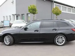 Black sapphire metallic Gebraucht 2023 BMW 320 Kombi | 27.980 € (Guter Preis)