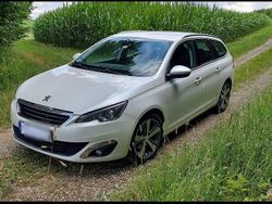 Weiß Gebraucht 2015 Peugeot 308 Style Kombi | 8.700 € (Fairer Preis)