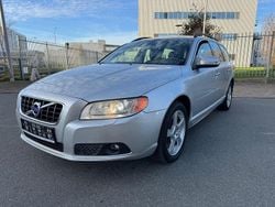 Silber Gebraucht 2010 Volvo V70 Kombi | 11.490 € (Fairer Preis)