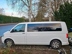 Weiß Gebraucht 2009 VW Caravelle Van / Kleinbus | 7.700 €