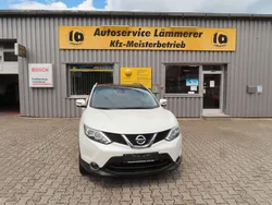 Weiß Gebraucht 2016 Nissan Qashqai N-Connecta SUV | 13.990 € (Guter Preis)