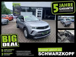 Kontrast grau/quarz silber Gebraucht 2022 Opel Mokka SUV | 15.640 € (Fairer Preis)