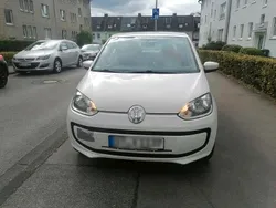 Weiß Gebraucht 2015 VW up! Kleinwagen | 3.500 € (Guter Preis)