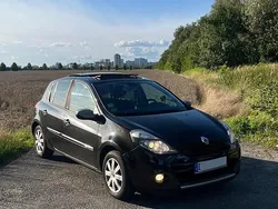 Schwarz Gebraucht 2010 Renault Clio III Kleinwagen | 5.500 €