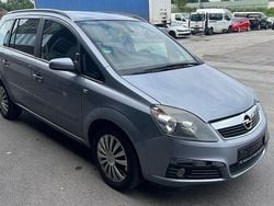 Silber Gebraucht 2007 Opel Zafira Edition Van / Kleinbus | 1.000 € (Superpreis)