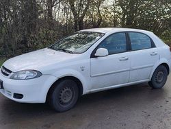 Weiß Gebraucht 2009 Chevrolet Lacetti Limousine | 680 €