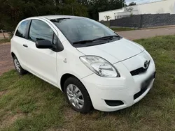 Weiß Gebraucht 2009 Toyota Yaris Kleinwagen | 4.200 € (Fairer Preis)