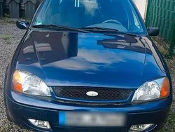 Blau Gebraucht 1999 Ford Fiesta Kleinwagen | 400 €