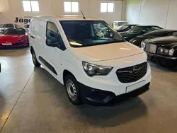 Weiß Gebraucht 2022 Opel Combo Edition Van / Kleinbus | 13.300 € (Guter Preis)