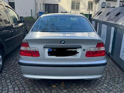 Grau Gebraucht 2004 BMW 320 Limousine | 3.500 € (Fairer Preis)