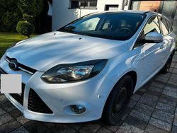 Weiß Gebraucht 2011 Ford Focus Kombi | 5.000 € (Fairer Preis)