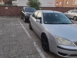 Silber Gebraucht 2001 Ford Mondeo Ghia Limousine | 1.650 € (Fairer Preis)