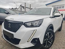 Weiß Gebraucht 2022 Peugeot 2008 Allure SUV | 12.852 € (Superpreis)