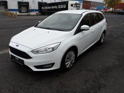 Weiß Gebraucht 2018 Ford Focus Business Edition Limousine | 7.499 € (Fairer Preis)