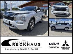 Weiß (titanweiß/ pantherschwarz) Neu 2025 Mitsubishi Outlander P-HEV Top SUV | 54.950 € (Etwas zu teuer)