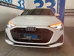 Weiß Neu 2025 Audi A3 Sportback Sport Limousine | 35.980 € (Guter Preis)
