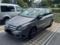 Silber Gebraucht 2014 Mercedes B200 Van / Kleinbus | 16.500 €