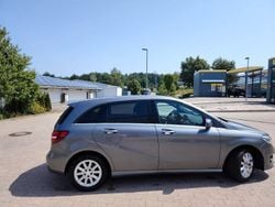 Grau Gebraucht 2016 Mercedes 200 Style Kombi | 14.100 €
