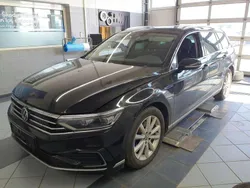 Deep black perleffekt Gebraucht 2022 VW Passat GTE Kombi | 21.625 € (Fairer Preis)