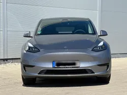 Silber Gebraucht 2024 Tesla Model Y Long Range SUV | 37.900 €