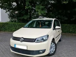 Gelb Gebraucht 2016 VW Touran Van / Kleinbus | 7.239 € (Superpreis)