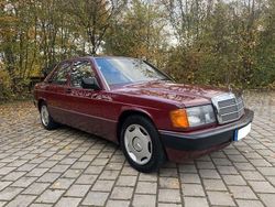 Rot Gebraucht 1991 Mercedes 190 Limousine | 7.500 €