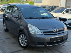 Grau Gebraucht 2007 Toyota Corolla Verso Van / Kleinbus | 3.500 € (Fairer Preis)