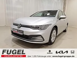 Reflexsilber metallic Gebraucht 2023 VW Golf VIII Life Kombi | 24.369 € (Guter Preis)