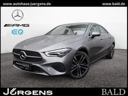 Grau metalliclack mountaingrau Gebraucht 2024 Mercedes CLA200 Progressive Coupé | 32.870 € (Guter Preis)