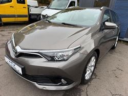 Braun Gebraucht 2018 Toyota Auris Edition-S Kombi | 8.900 € (Guter Preis)