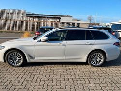Weiß Gebraucht 2023 BMW 520 Performance Kombi | 34.400 €