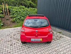 Rot Gebraucht 2011 Renault Twingo Kleinwagen | 2.600 €