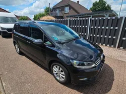 Schwarz Gebraucht 2017 VW Touran Sound Van / Kleinbus | 18.000 € (Fairer Preis)