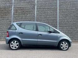 Graublau Gebraucht 2002 Mercedes A160 Classic Limousine | 4.000 €
