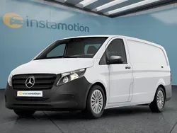 Weiß Gebraucht 2024 Mercedes Vito Van / Kleinbus | 42.599 €