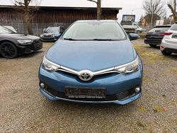 Blau Gebraucht 2017 Toyota Auris Limousine | 11.490 € (Fairer Preis)