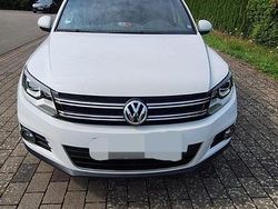 Weiß Gebraucht 2015 VW Tiguan LOUNGE SUV | 13.100 € (Etwas zu teuer)